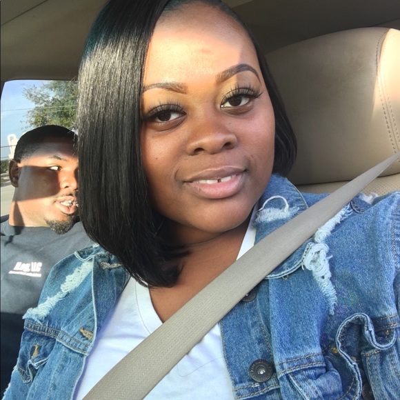 Meet your Posher, Carlisia - Picture 1 of 1